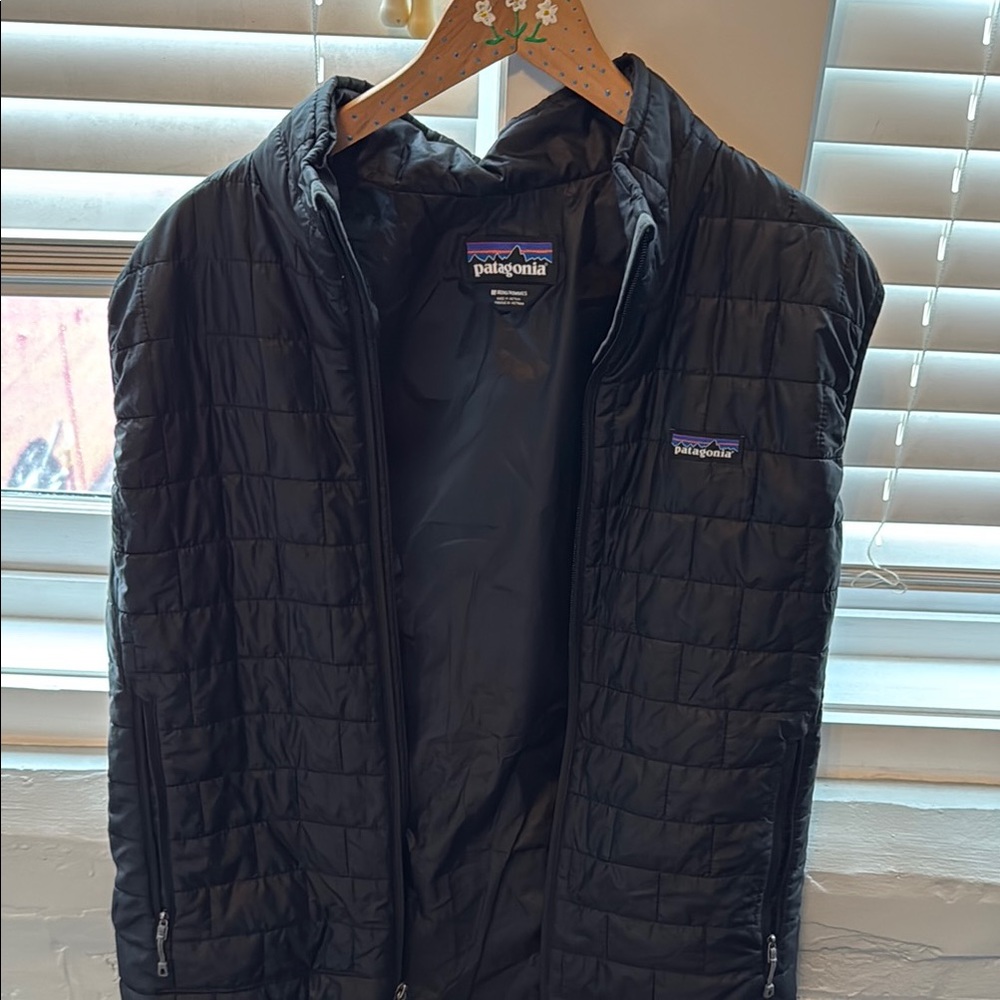 Patagonia Men's Black Quilted Jacket